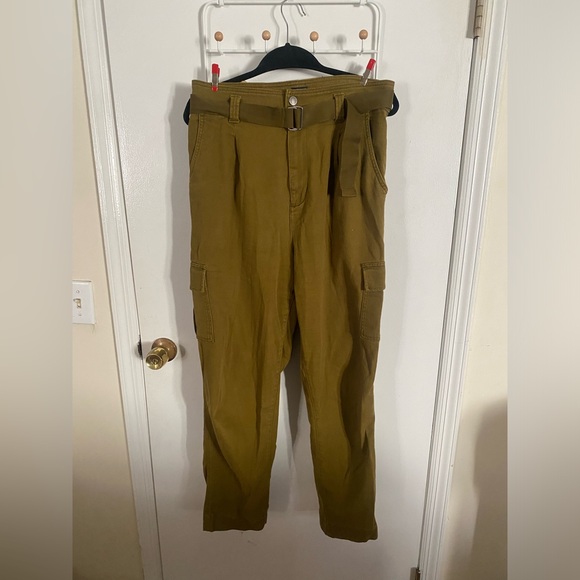 GAP High-Rise Belted Khaki Cargo Pants - Picture 5 of 7